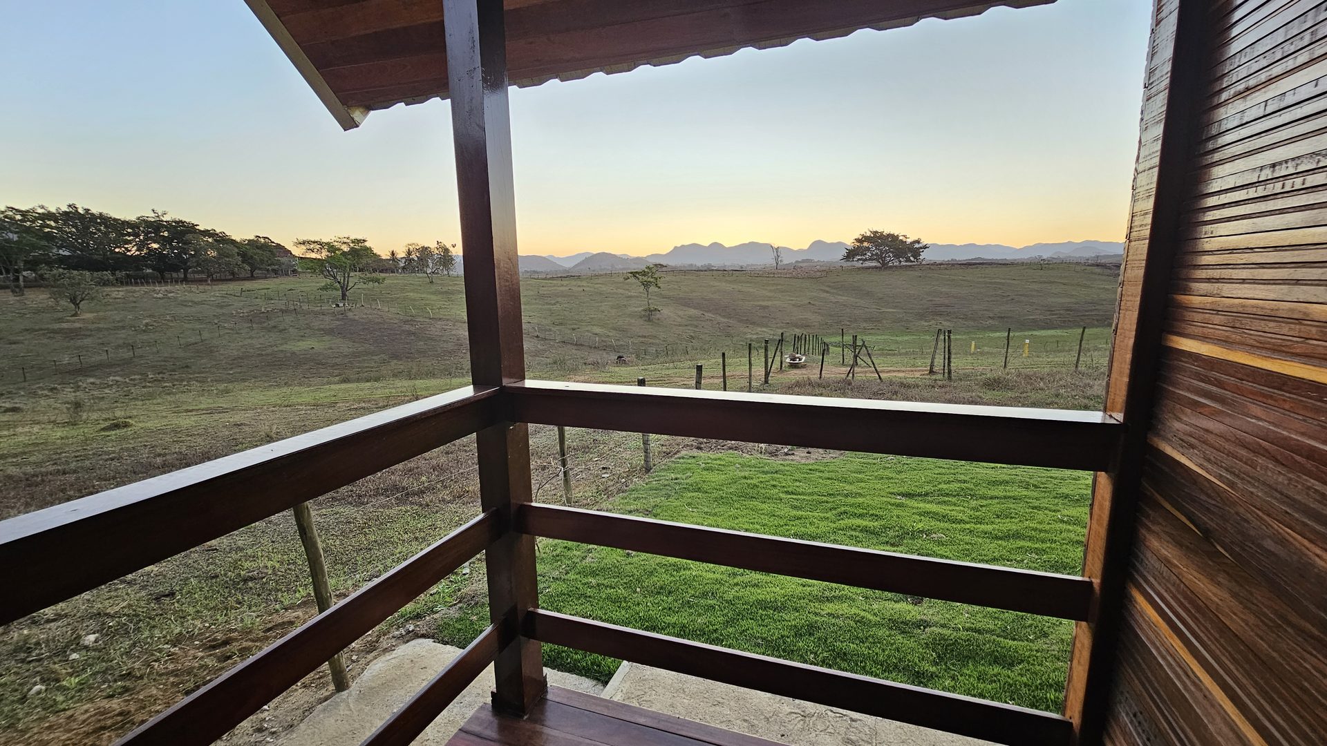 Vista da varanda para o campo